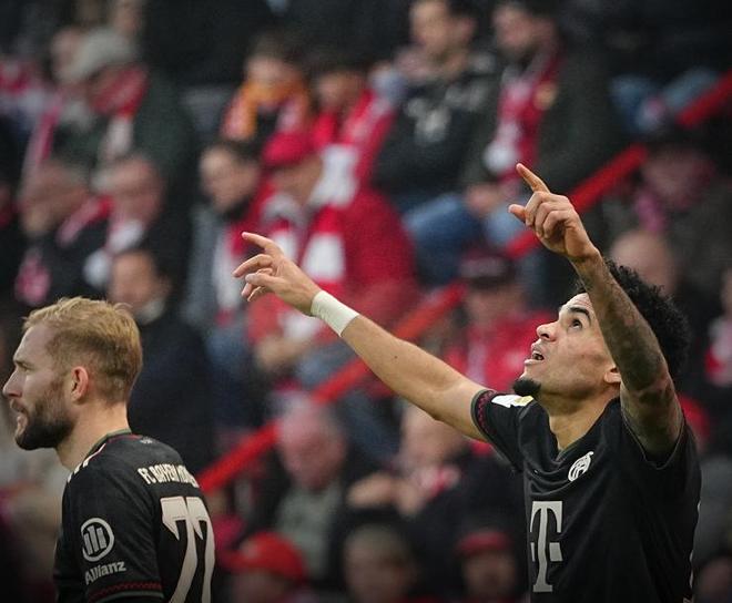 也有她个人 也有她个人